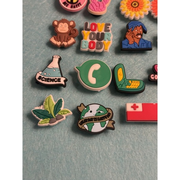 17 Pieces‎ Shoe Charms for Croc Clog Sandals Bracelets Decoration, Cartoon - Picture 5 of 6